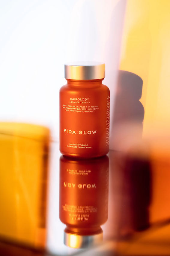 Zurückweichender Haaransatz bei Frauen; Ursachen und Lösungen für widerstandsfähiges Haar