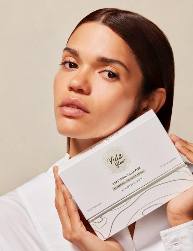 Hydratisieren Sie Ihre Haut mit unserem neuen Hyaluronsäureserum zum Einnehmen